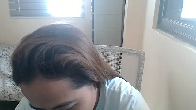 Snapshot of xTheLastVIRGINx chatting on October 22, 2025, 6:35 am xTheLastVIRGINx online show from October 22, 2025, 6:35 am