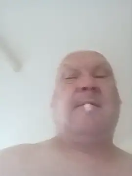 Snapshot of bigboy197311 chatting on October 8, 2025, 6:44 am bigboy197311 online show from October 8, 2025, 6:44 am