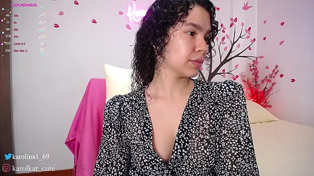 Karolina 1 online show from February 8, 2025, 1:44 pm