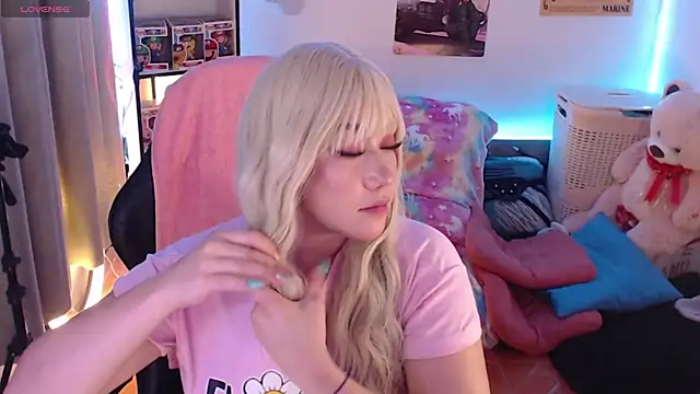 Snapshot of Emmy_Ruiz chatting on April 11, 2026, 2:49 am Emmy Ruiz online show from April 11, 2026, 2:49 am