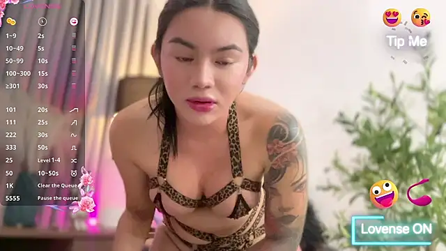 Snapshot of sassy_olivia chatting on October 14, 2025, 7:36 pm sassy olivia online show from October 14, 2025, 7:36 pm