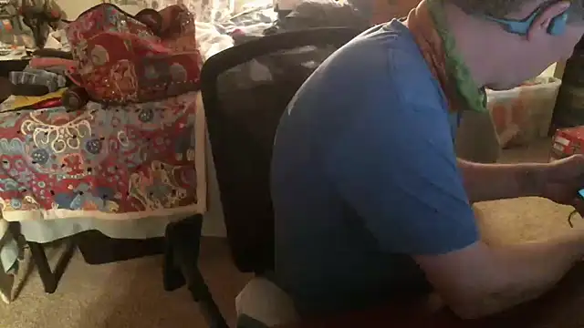 Snapshot of MormonPineapples chatting on October 19, 2025, 4:02 am MormonPineapples online show from October 19, 2025, 4:02 am