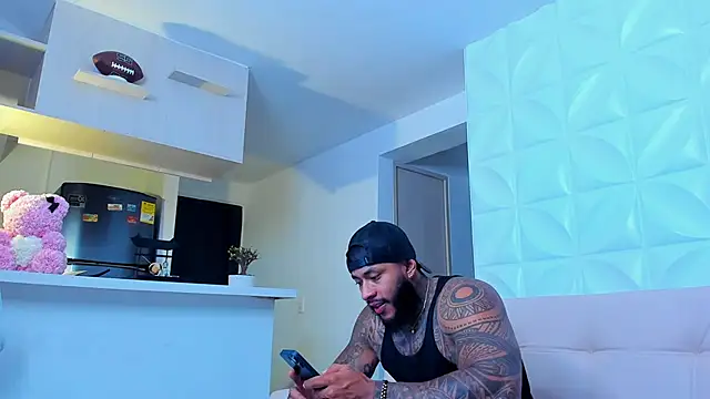 muscle man16 online show from March 13, 2025, 12:48 am