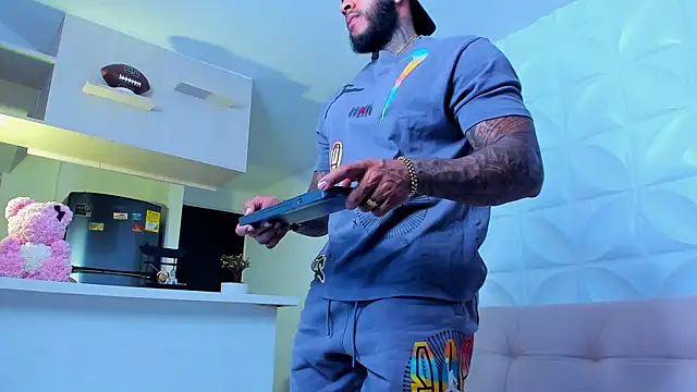 muscle man16 online show from March 18, 2025, 12:05 am