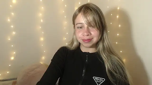 Snapshot of SweetSofty chatting on March 21, 2026, 10:02 pm SweetSofty online show from March 21, 2026, 10:02 pm