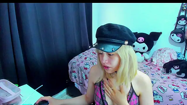 Snapshot of Akane-Mou chatting on January 6, 2026, 5:27 pm Akane-Mou online show from January 6, 2026, 5:27 pm