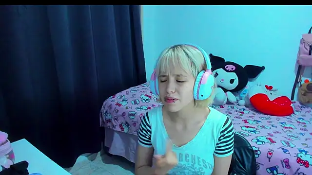 Snapshot of Akane-Mou chatting on February 13, 2026, 2:40 am Akane-Mou online show from February 13, 2026, 2:40 am