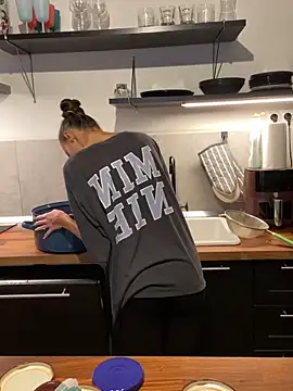 Snapshot of spottyyy chatting on September 15, 2025, 4:29 pm spottyyy online show from September 15, 2025, 4:29 pm