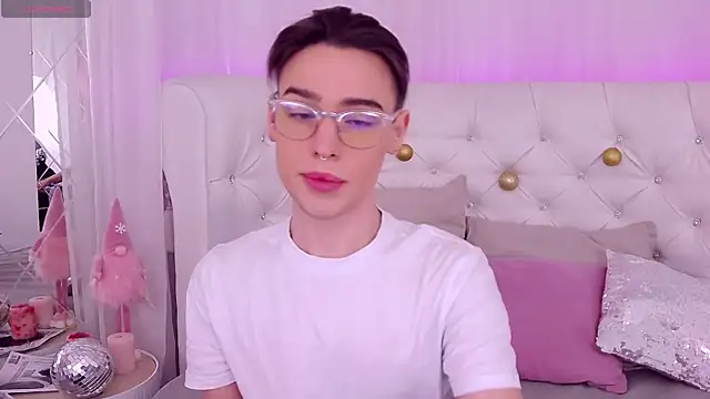 RobbyCharming online show from December 16, 2024, 8:05 pm
