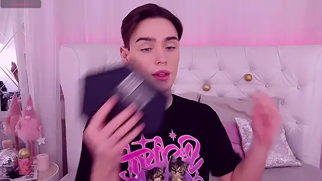 RobbyCharming online show from December 22, 2024, 6:37 pm