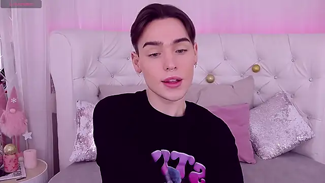 RobbyCharming online show from December 23, 2024, 6:58 pm