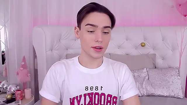 RobbyCharming online show from December 27, 2024, 7:46 pm