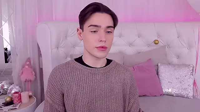 RobbyCharming online show from December 28, 2024, 7:54 pm