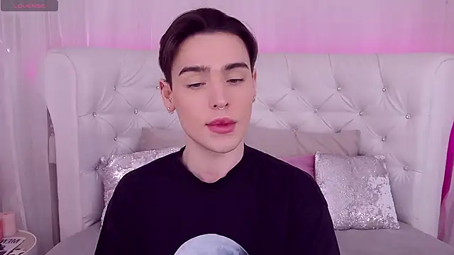 RobbyCharming online show from January 3, 2025, 7:50 pm