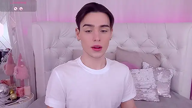 RobbyCharming online show from January 4, 2025, 7:44 pm
