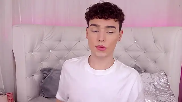 Snapshot of RobbyCharming chatting on September 20, 2025, 3:40 am RobbyCharming online show from September 20, 2025, 3:40 am