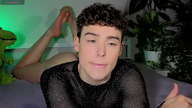 Snapshot of RobbyCharming chatting on October 1, 2025, 9:48 am RobbyCharming online show from October 1, 2025, 9:48 am