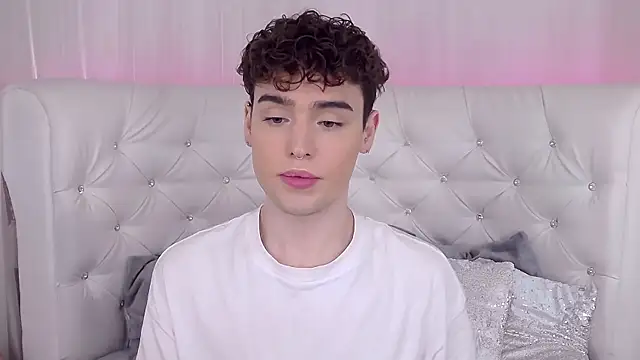 Snapshot of RobbyCharming chatting on October 4, 2025, 4:21 am RobbyCharming online show from October 4, 2025, 4:21 am