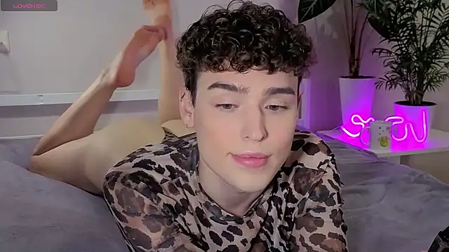 Snapshot of RobbyCharming chatting on October 8, 2025, 11:08 am RobbyCharming online show from October 8, 2025, 11:08 am