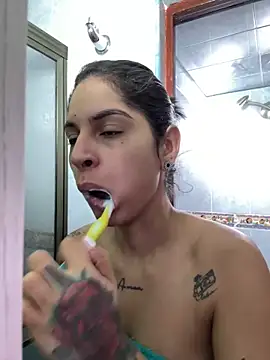 charlotte stevenss  online show from December 19, 2024, 2:02 pm