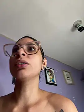 charlotte stevenss  online show from December 30, 2024, 4:51 pm