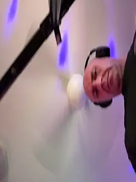 OSIRlS online show from September 30, 2025, 2:55 pm