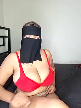 Snapshot of amerlov15 chatting on November 1, 2025, 11:45 am amerlov15 online show from November 1, 2025, 11:45 am