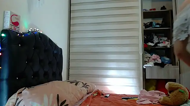 Snapshot of gooddes303salome chatting on November 17, 2025, 7:25 am gooddes303salome online show from November 17, 2025, 7:25 am