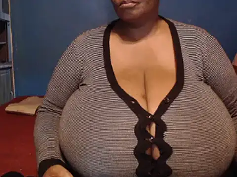 Snapshot of CUTEFIRMMELONSS chatting on January 15, 2025, 9:41 pm CUTEFIRMMELONSS online show from January 15, 2025, 9:41 pm