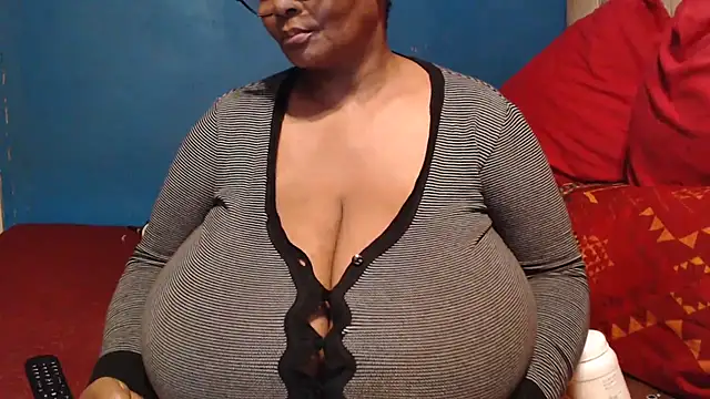 CUTEFIRMMELONSS online show from December 21, 2025, 7:43 pm