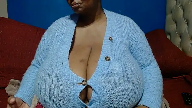 CUTEFIRMMELONSS online show from June 11, 2026, 9:35 pm