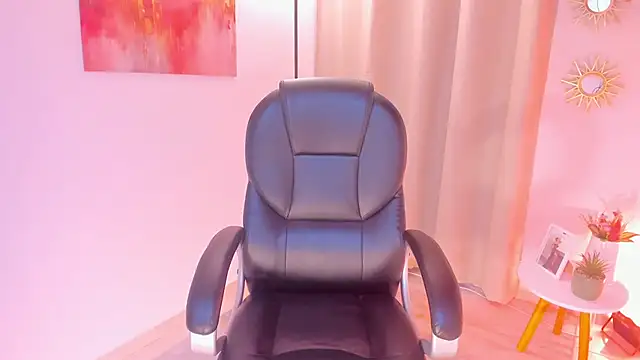 MariamRivera  online show from March 25, 2026, 12:27 am