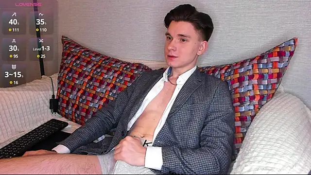 maxboy4 online show from February 2, 2025, 6:42 pm