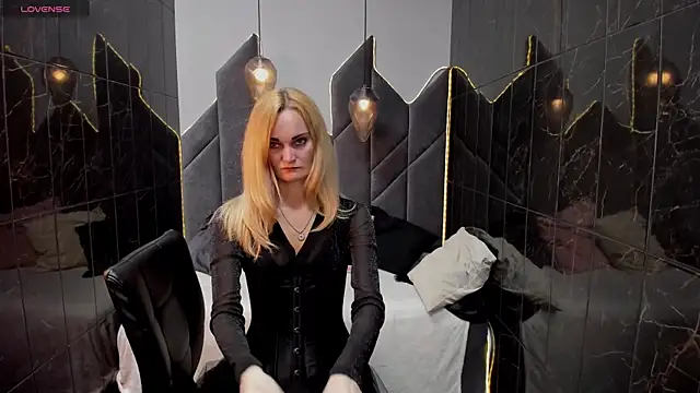 SaraSubtlety online show from September 19, 2025, 1:34 pm