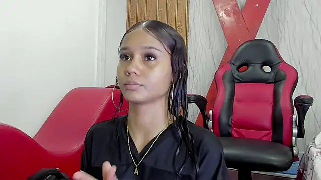 MarianaManzur online show from February 5, 2026, 4:44 pm