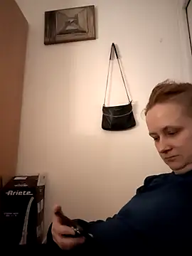 Snapshot of She-devilx chatting on March 7, 2026, 10:40 pm She-devilx online show from March 7, 2026, 10:40 pm