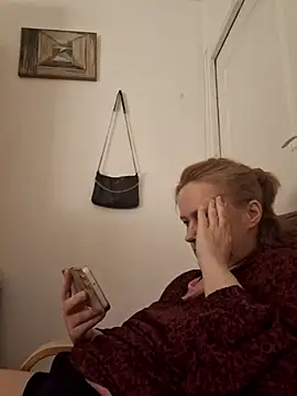 Snapshot of She-devilx chatting on March 11, 2026, 10:27 pm She-devilx online show from March 11, 2026, 10:27 pm