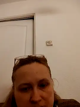Snapshot of She-devilx chatting on April 11, 2026, 8:13 pm She-devilx online show from April 11, 2026, 8:13 pm