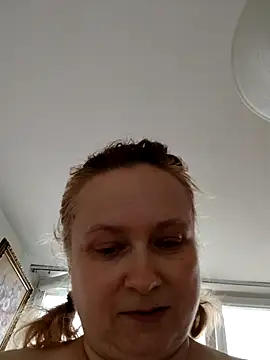 Snapshot of She-devilx chatting on August 1, 2026, 12:04 pm She-devilx online show from August 1, 2026, 12:04 pm