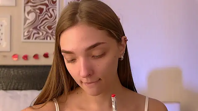 VirginieCruz online show from March 22, 2026, 7:56 am