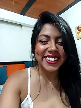 Snapshot of leah_passion chatting on October 23, 2025, 8:51 pm leah passion online show from October 23, 2025, 8:51 pm