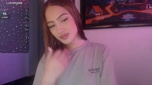 Snapshot of Sophi-tayson chatting on March 13, 2025, 8:11 pm Sophi-tayson online show from March 13, 2025, 8:11 pm