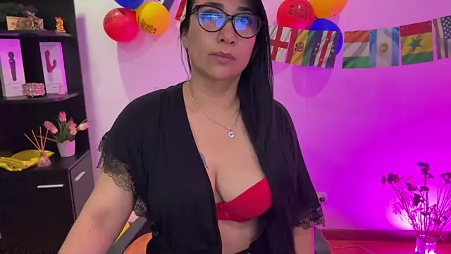 Karina Yang online show from June 23, 2026, 10:13 am