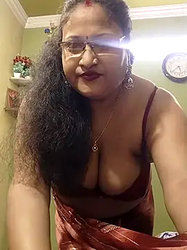 Snapshot of Mona_love143 chatting on November 12, 2025, 12:05 pm Mona love143 online show from November 12, 2025, 12:05 pm