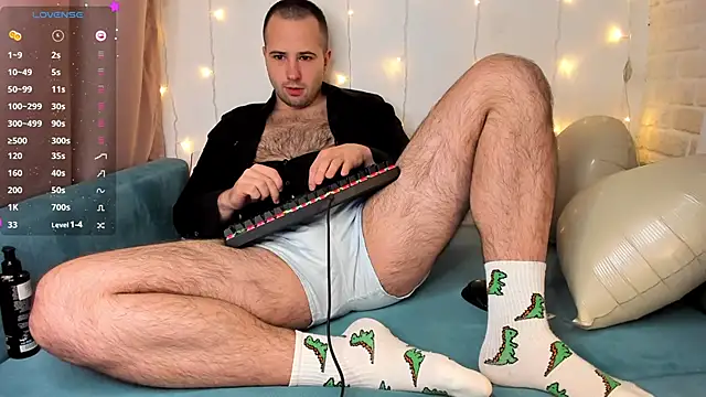 Snapshot of Alexey_Hairy chatting on February 16, 2025, 3:15 am Alexey Hairy online show from February 16, 2025, 3:15 am
