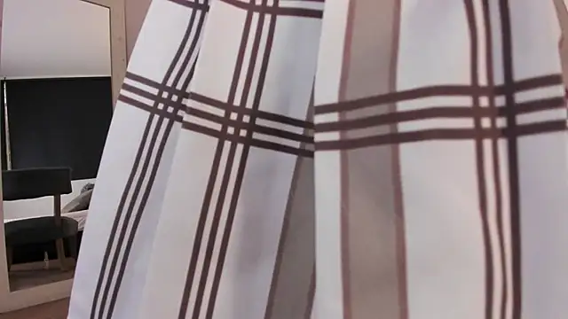 MiaFranklyn online show from December 18, 2024, 5:10 pm