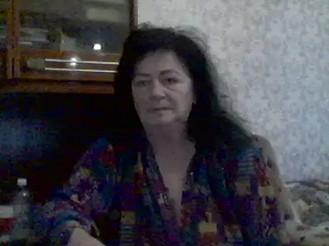 GypsiQueen2 online show from February 3, 2025, 7:40 am