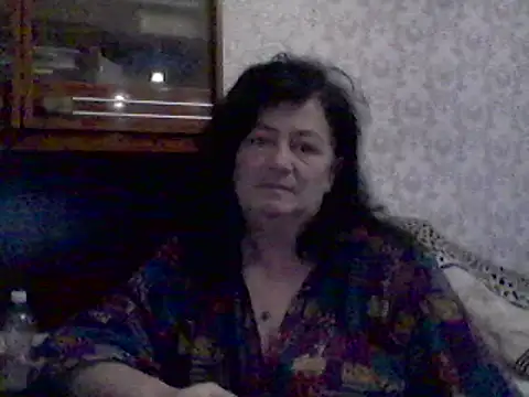 GypsiQueen2 online show from February 3, 2025, 2:45 pm