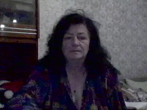 GypsiQueen2 online show from February 5, 2025, 2:59 pm