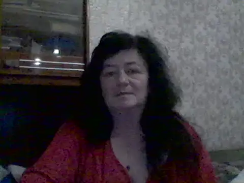 GypsiQueen2 online show from February 8, 2025, 8:21 pm